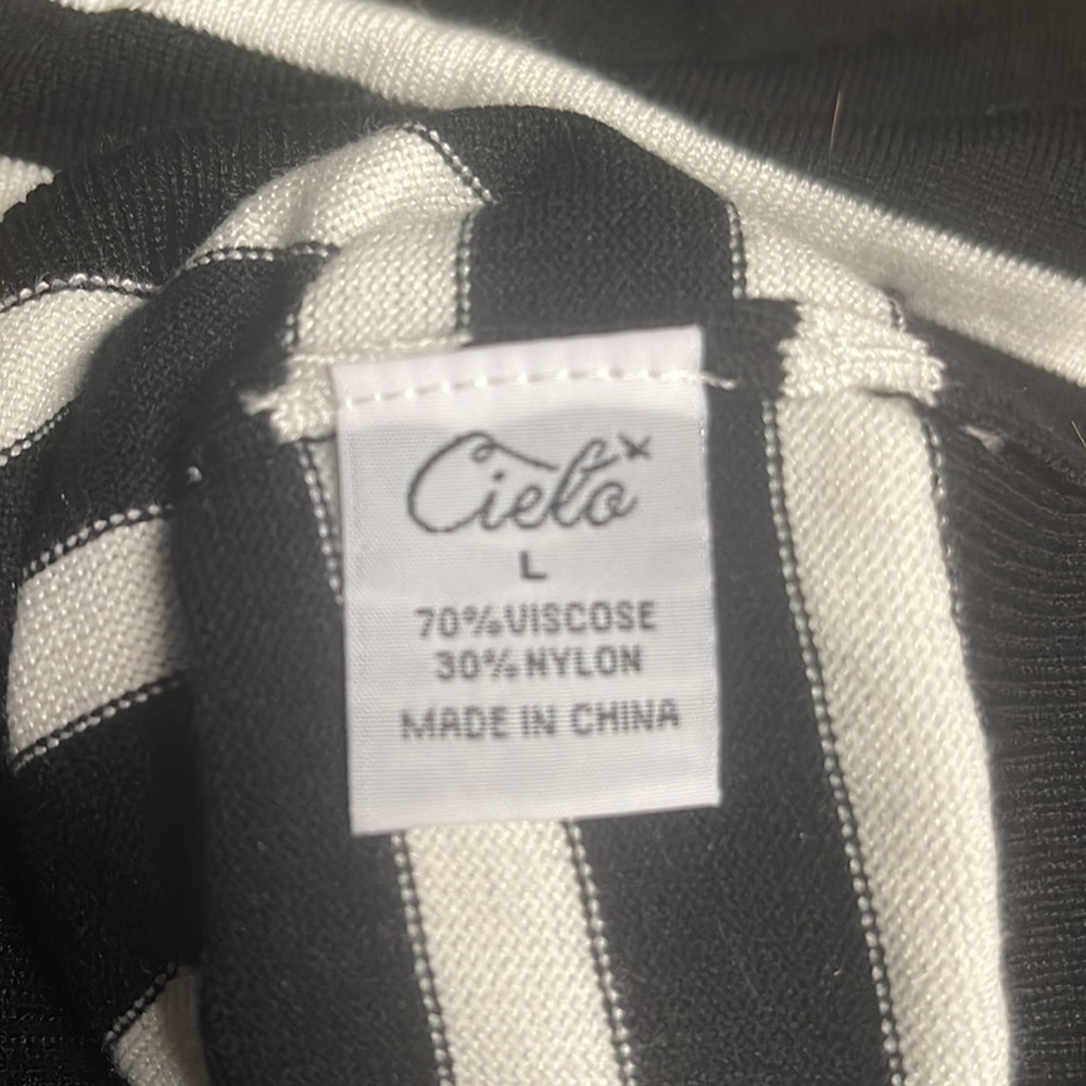 Striped sweater - Picture 4 of 4